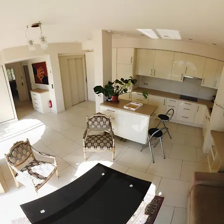 Spacieuse, Totalement Adaptee Aux Normes Pmr * Nice