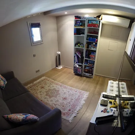 Spacieuse, Totalement Adaptee Aux Normes Pmr